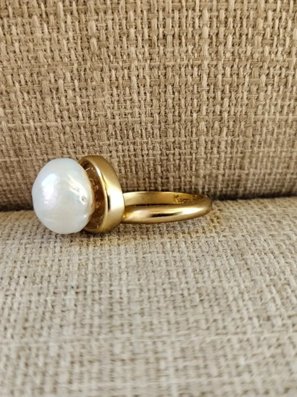 Vintage Kiam Family Ring Gold Tone Fashion Jewelry Faux Pearl Size